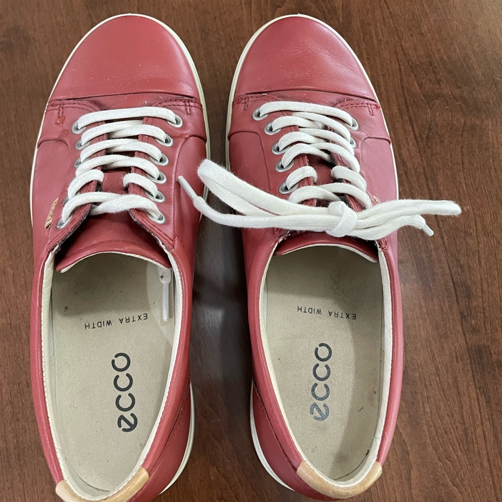 ecco Womens Soft 7 red Sneaker Size 39
